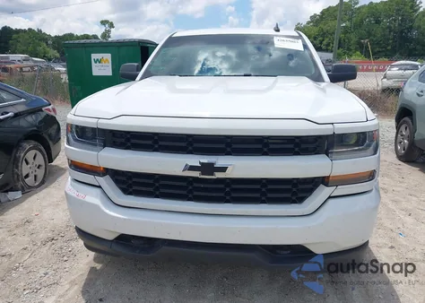 2018 Chevrolet Silverado 1500 Custom z USA, uszkodzony, nr VIN 1GCVKPEC2JZ250445